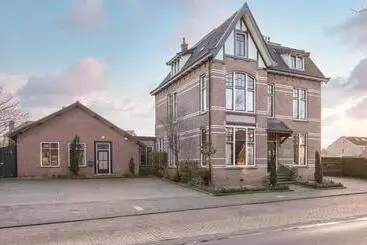 Aamiaismajoitus (B&B) Villa Giethoorn Steenwyck