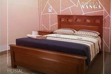 هتل Hostal Sanga