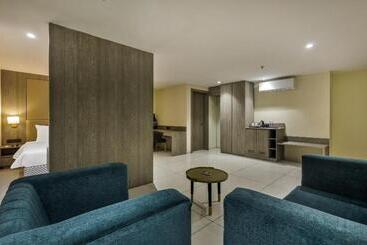 Sunday Hotel Vadodara