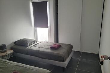 تختخواب و صبحانه Le 9ème étage Du Bonheur