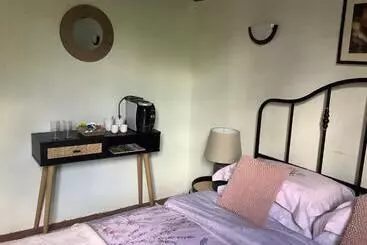 Aamiaismajoitus (B&B) No. 5 Plaisance   Room 2