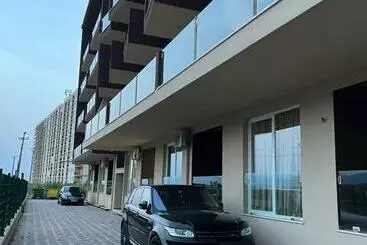 アパートホテル Casa Di Franco Shengjin