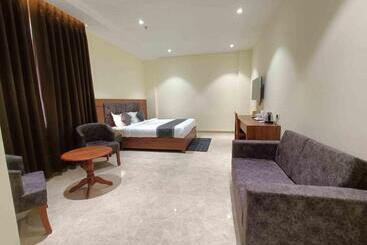 Отель Golden Orchid