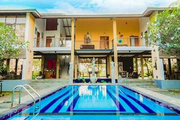 Pensionat Saffron Fields