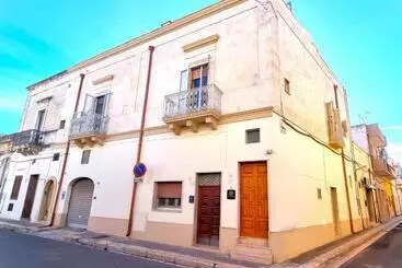 Templari Suite   B&b Mesagne