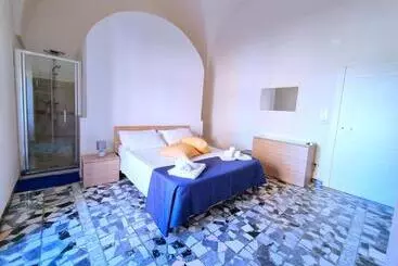 Templari Suite   B&b Mesagne