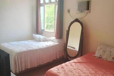 Bed & Breakfast Hostel Leonardo