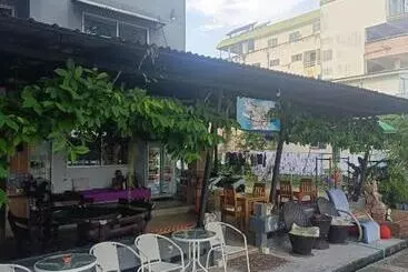 Hotel Funky Crab The River