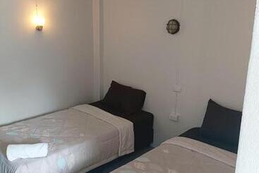 فندق Funky Crab The River