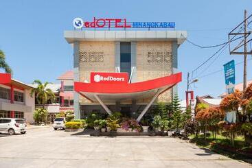 Hotelli Reddoorz Syariah Near Rs Yos Sudarso Padang