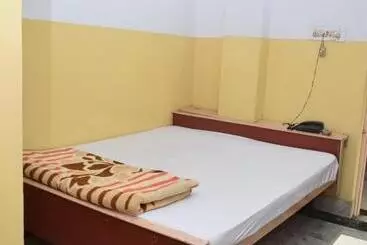 Hotel Savitri