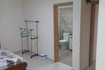 پانسیون Nifa House