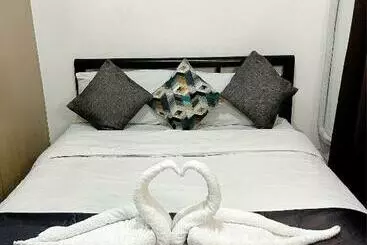 Aparthotel Chic And Cozy 1br Unit With Wifi And Queen Size Bed