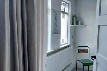 ベッドアンドブレックファースト B En B Sluisje 1818