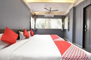 Отель Ashirwad, Solapur