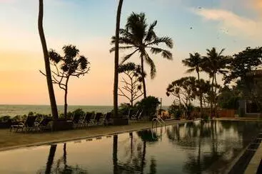 Hotel Earl S Regent Negombo