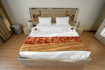 ホテル Al Yarmouk International