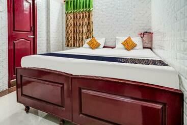 هتل Spot On Madhavi Residency & Lodge