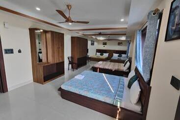 Resort Unique Shantiniketan