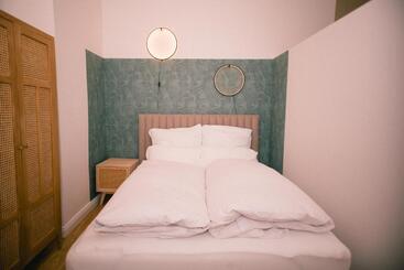 هتل آپارتمان The Weinert Suites