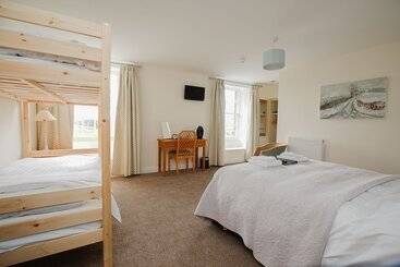 צימר Hadrian Hotel   Inn