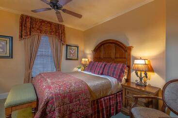 The Kenwood Inn Oldest Bed And Breakfast, St Augustine Historic District