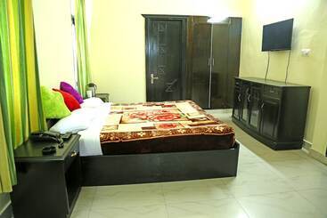 Hotel Surbee Resorts