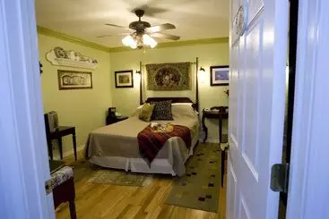 Little English Guesthouse B&b