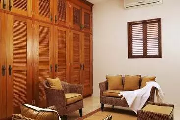 ツーリストアパートメント Sheriva Luxury Villas And Suites