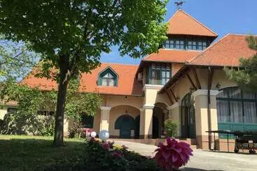 ベッドアンドブレックファースト Garden Panzió