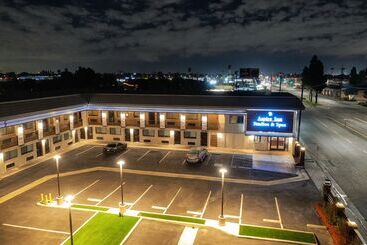 Отель Aspire Inn Studios & Spas