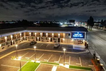 Hotelli Aspire Inn Studios & Spas