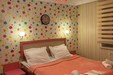 هتل Sheki Hilal Boutigue