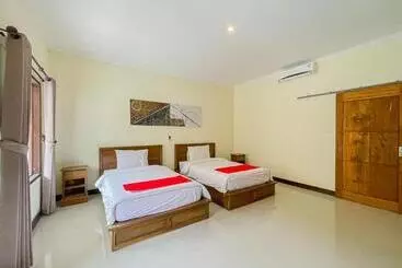 تختخواب و صبحانه Reddoorz Near Pantai Selong Belanak