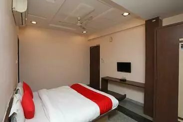 Hotel Oyo 12843  Emerald