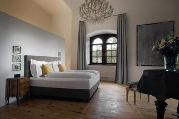 هتل Schloss Freudenstein