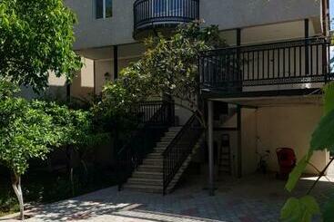 Pensión Guest House Imereli