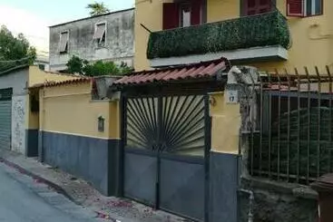 ペンション Naples Week Troisi