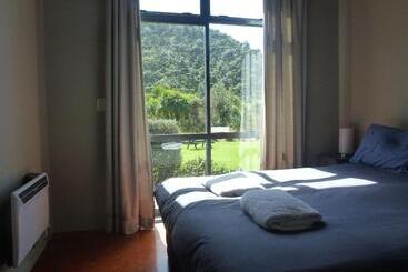 Piha Beachstay Accommodation