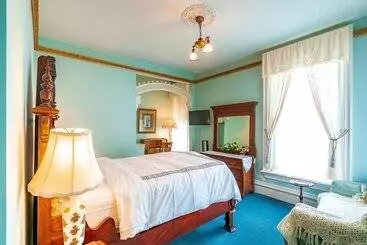 Bed and Breakfast Amethyst Inn