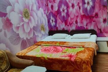 בית מלון כפרי Raj Bed & Breakfast