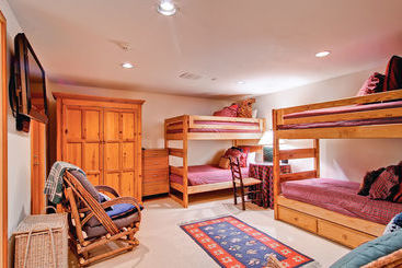 فندق The Meadows Townhomes