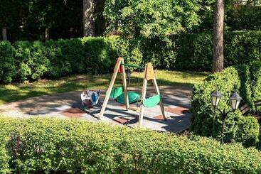 Wooden Villa Apartments