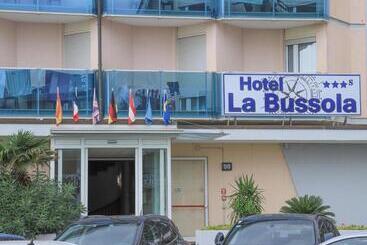 هتل La Bussola