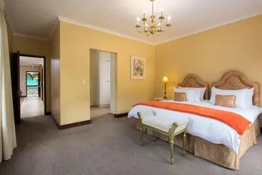 ベッドアンドブレックファースト Milkwood Lodge