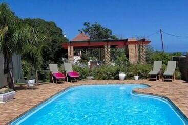 Bed and Breakfast Milkwood Lodge
