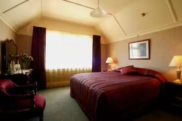 Highway House Boutique B&b