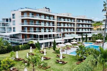 هتل La Quinta By Wyndham Cesme