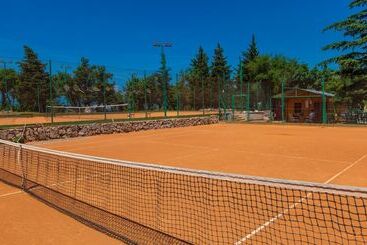 هتل Holiday Resort Kačjak