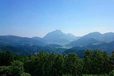 Yufuin Onsen Hinoharu Ryokan